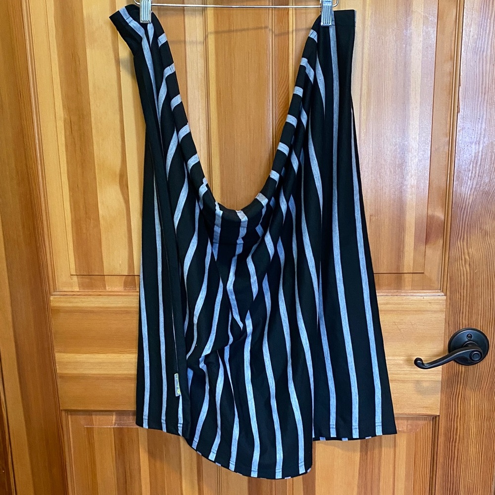 Itzy Ritzy Black and Gray Nursing Mother Coverup Scarf